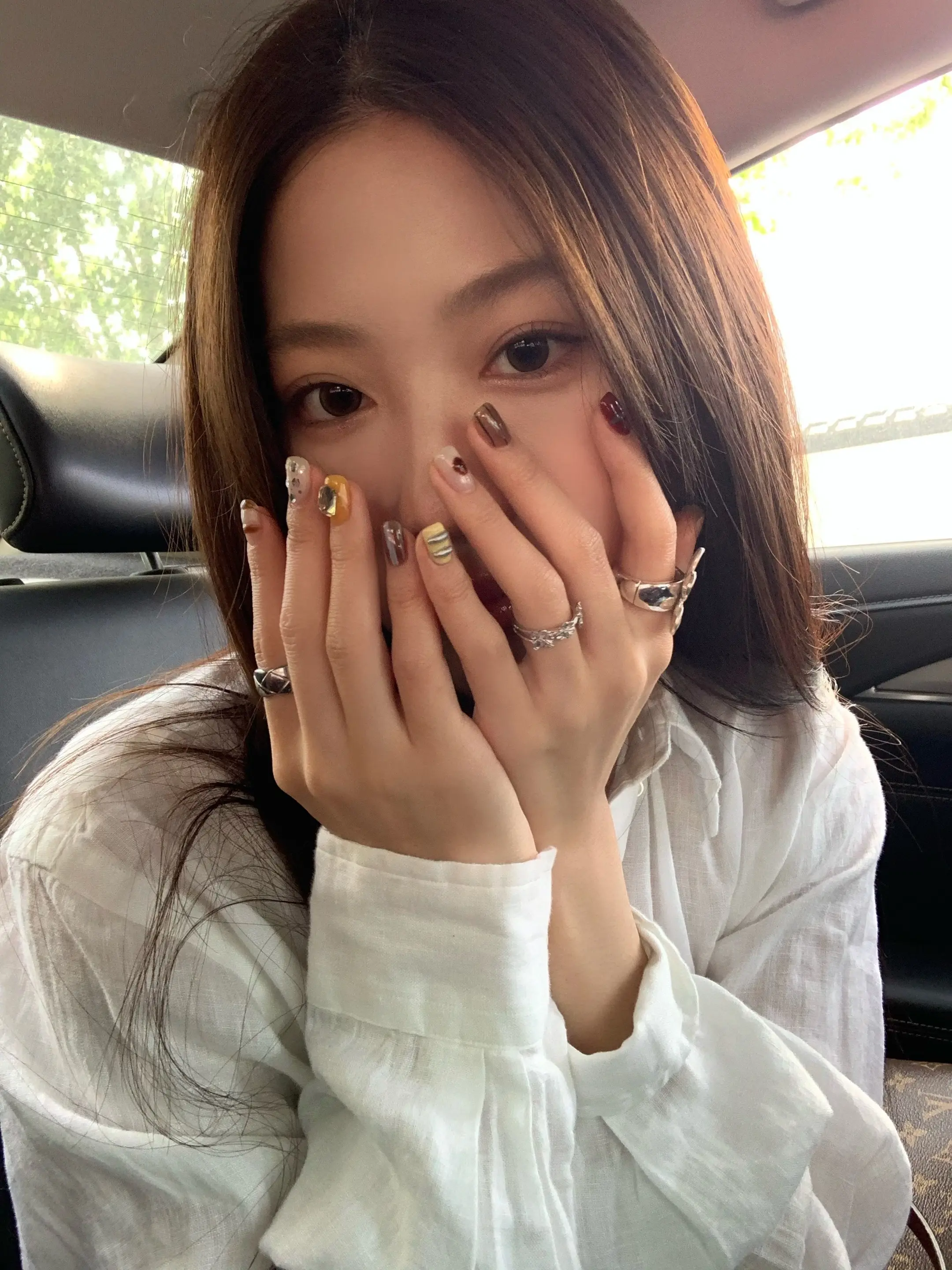 美甲 ootd穿搭 今天穿什么 白衬衫 春季穿搭