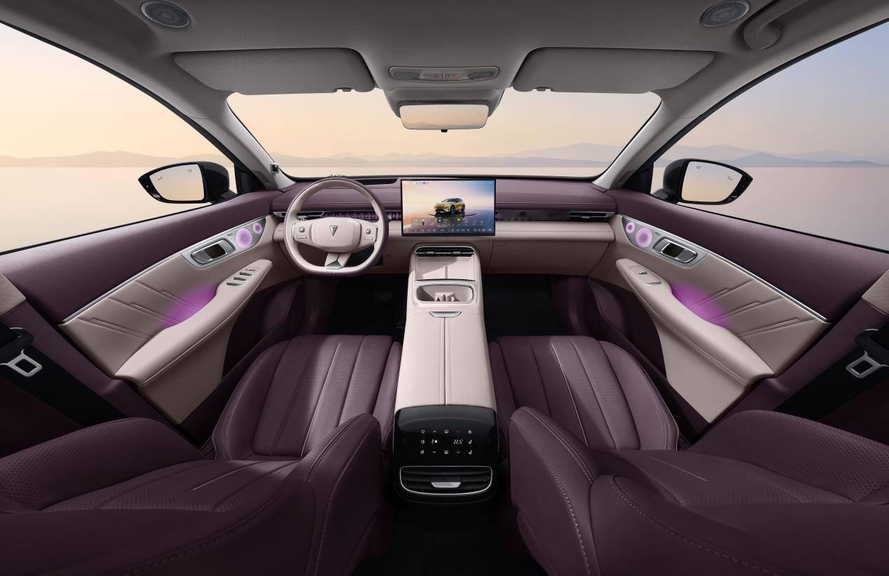 全新深蓝S07华为乾崑激光版于4月20日正式上新，本次新车带来两款全新配置版本，