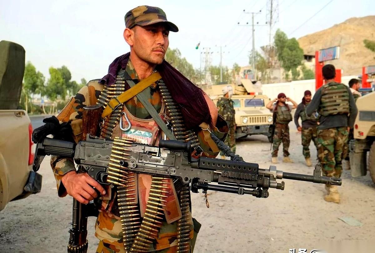 三个据点，说拿下就拿下了。
巴基斯坦的炸弹还在天上飞，阿富汗的报复就已经砸脸上了