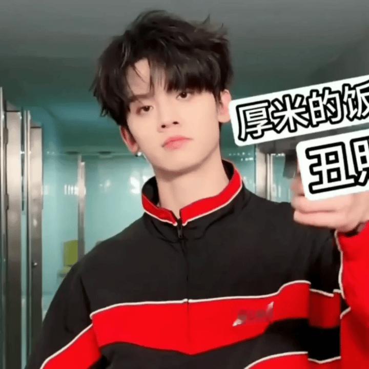 这傲娇小表情 怎么了我的大小姐 