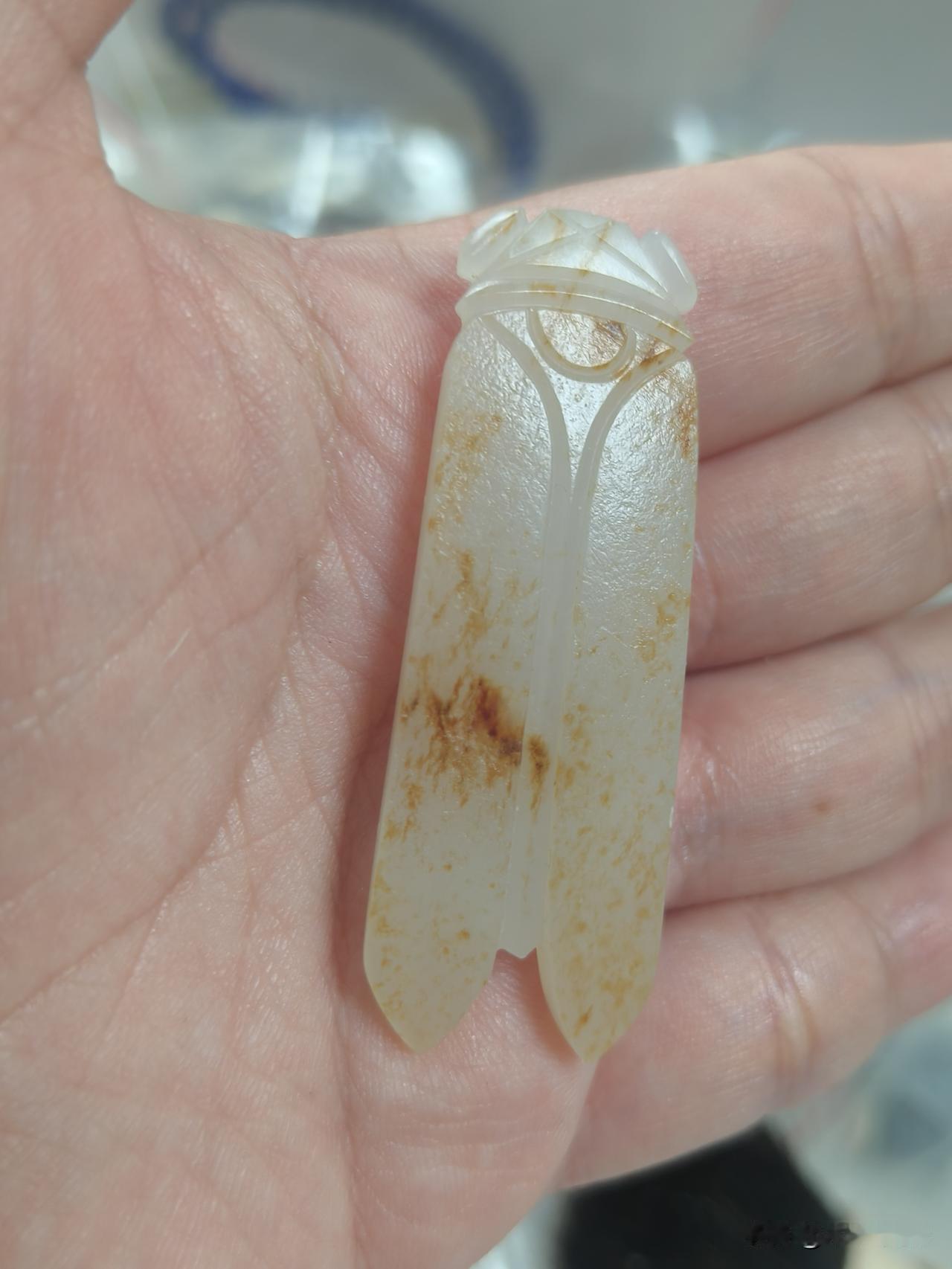 刚才散步，跟老公说了一个很有意思的话题。
大概两年前，头条有个帖子发手相，我也发