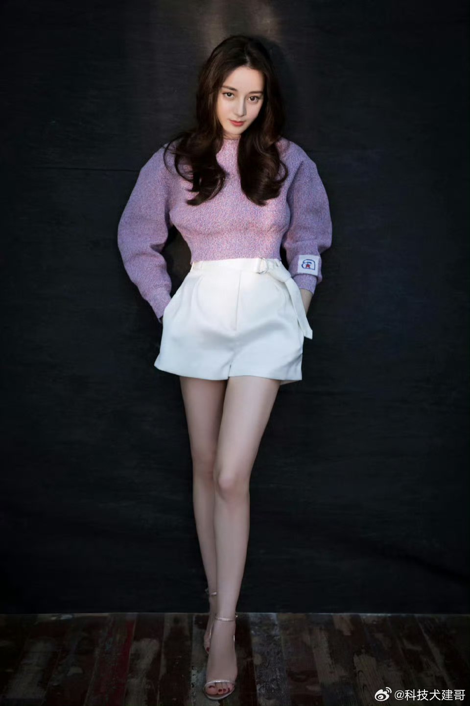 曝迪丽热巴换张小斐前经纪人曝迪丽热巴换了张小斐前经纪人 娱乐圈换经纪人挺常见的，