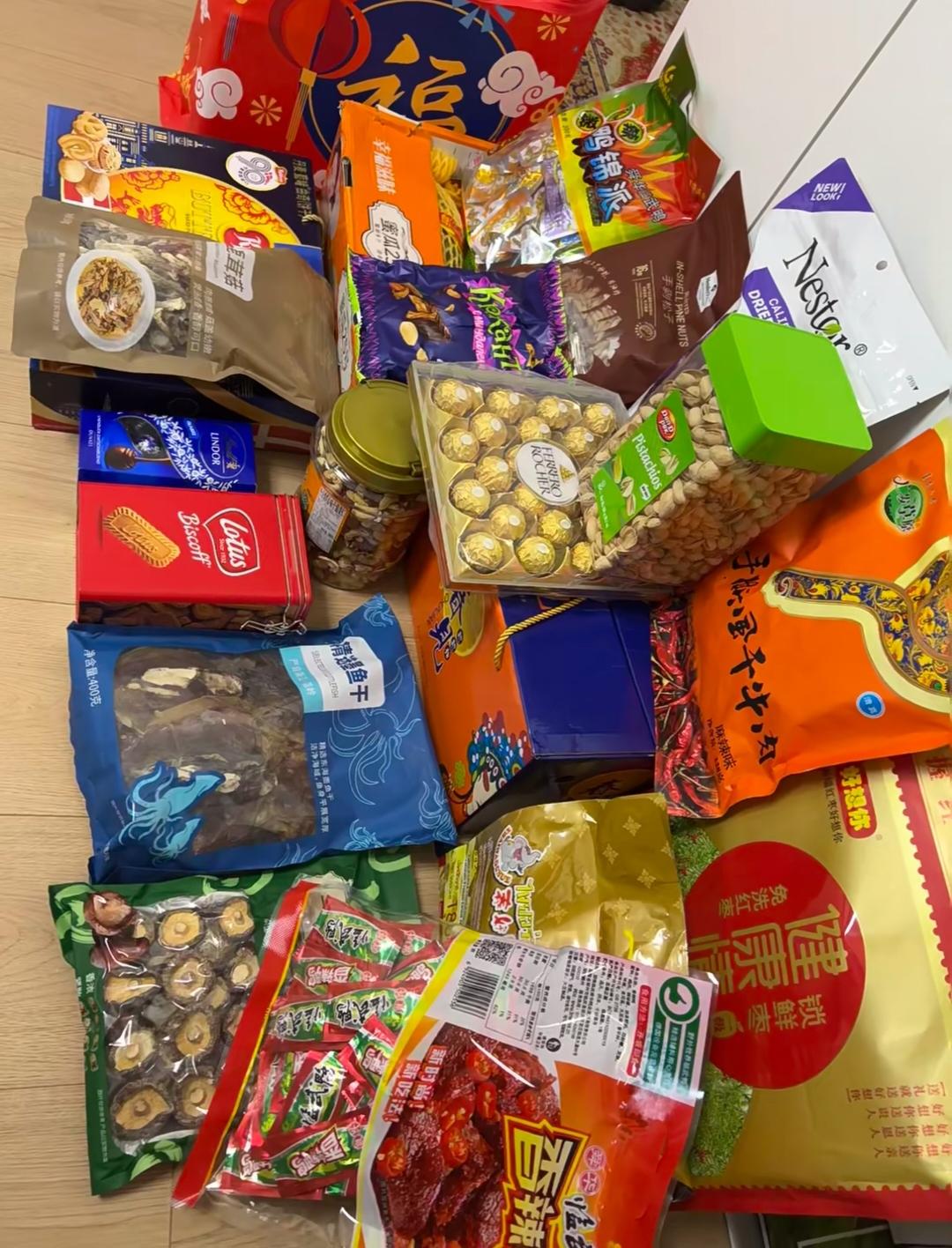 过年送礼其实都是有讲究的
送错了尴尬
送对了才暖心
送长辈   低糖低脂养生品，