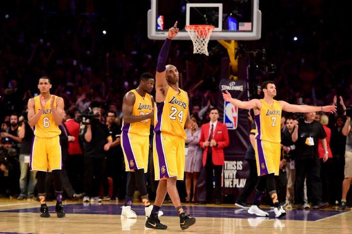 科比退役之战十周年 一晃十年，身披24号紫金战袍的男人，生涯谢幕战狂砍60分的神