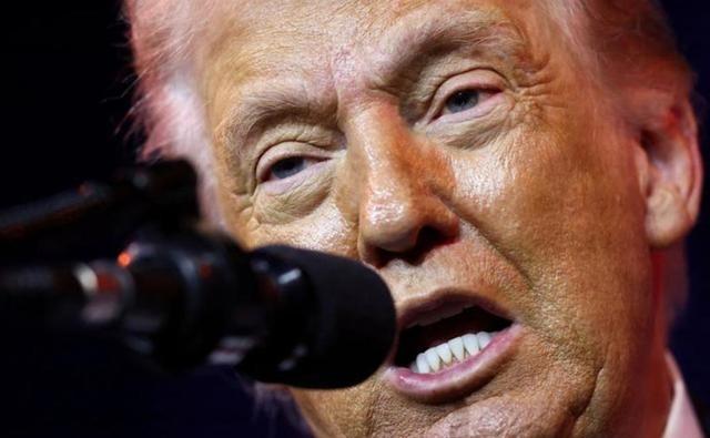 美国人不得不防！2月27日外媒爆料，美国防部正跟好几家美国知名AI企业谈判，目的