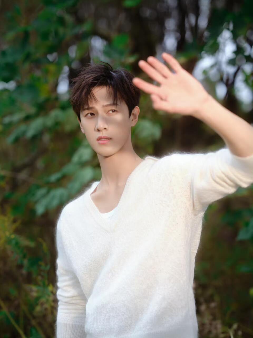 他就是照进森林的那束光😊 ​​​