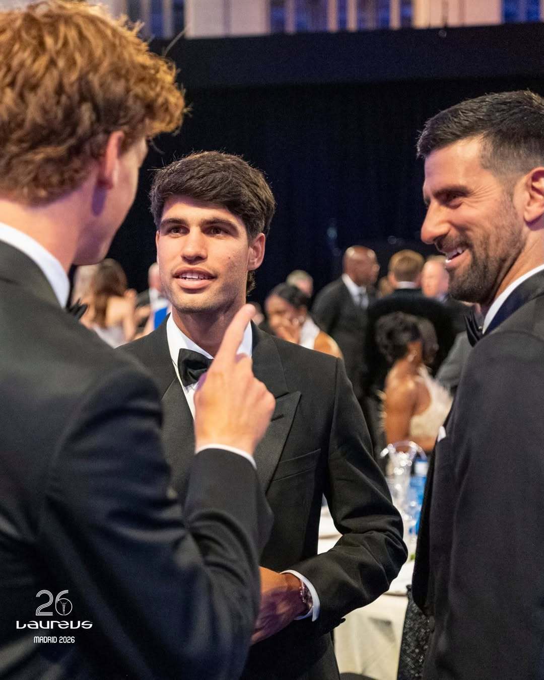 虽然不知道他们在聊些啥，但只要把这三张图串在一起看，感觉就是一个好故事。配台词 