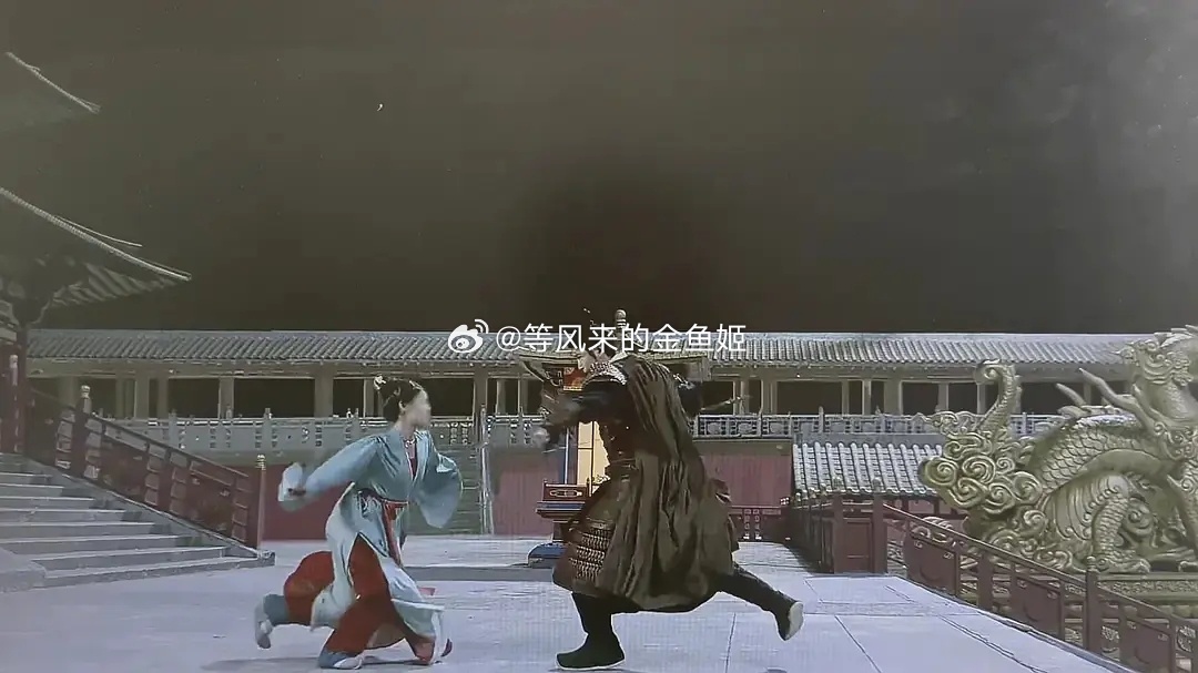 网友称白鹿打戏疑为替身所以别瞎吹打戏，被网友扒出是替身就很尬了。