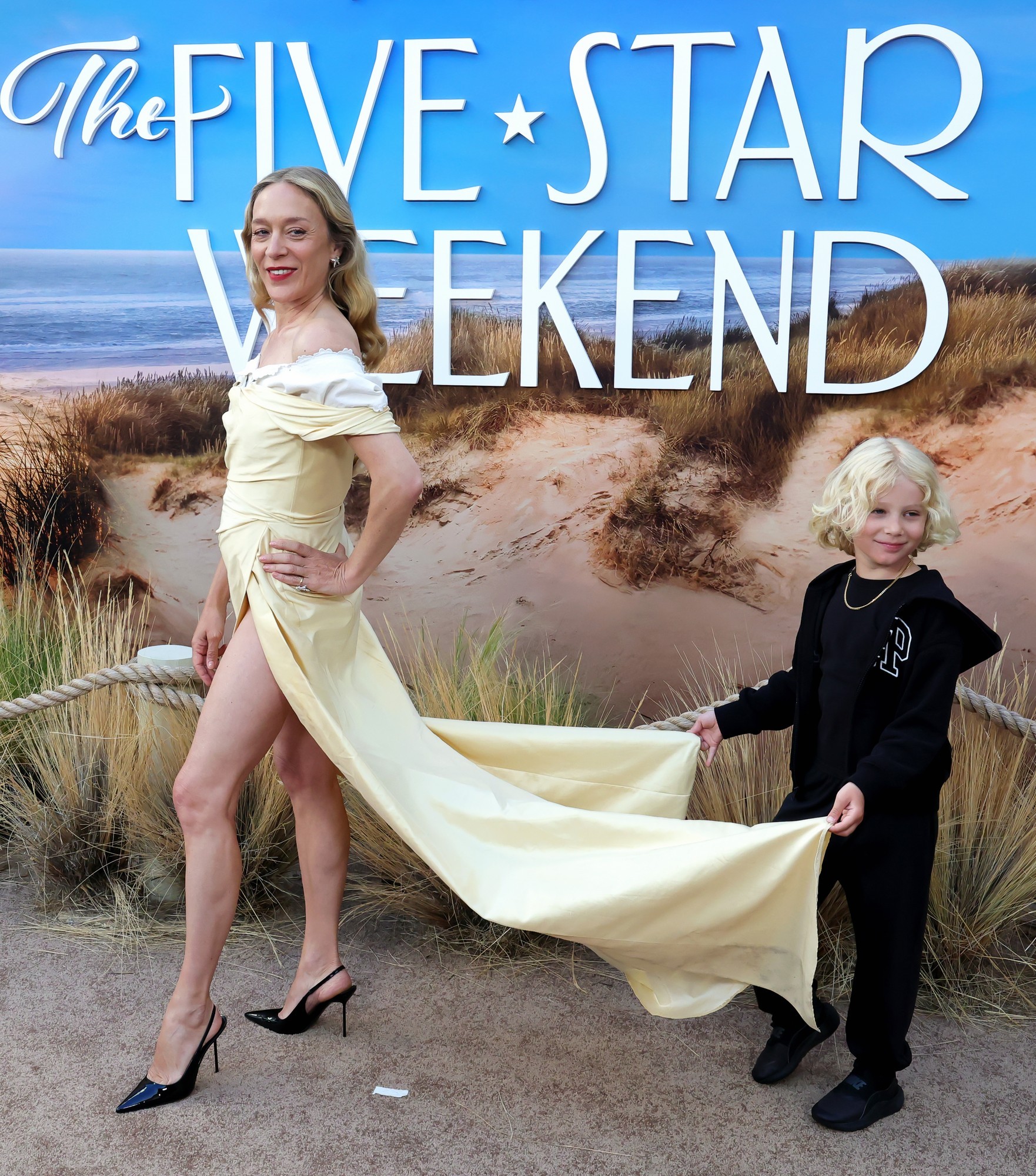 Chloë Sevigny和儿子Vanja 9洛杉矶 剧集The Five St