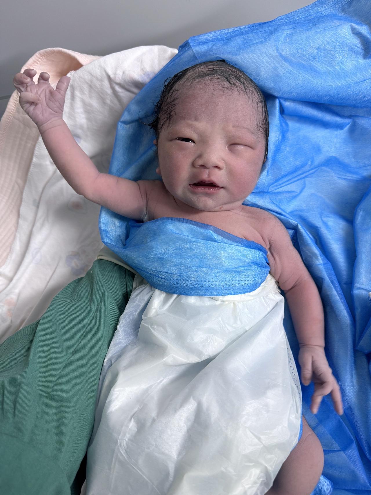 孕41+2周✅催产 顺转剖 3100克女宝🎉
母女平安 抖音玩法合伙人计划