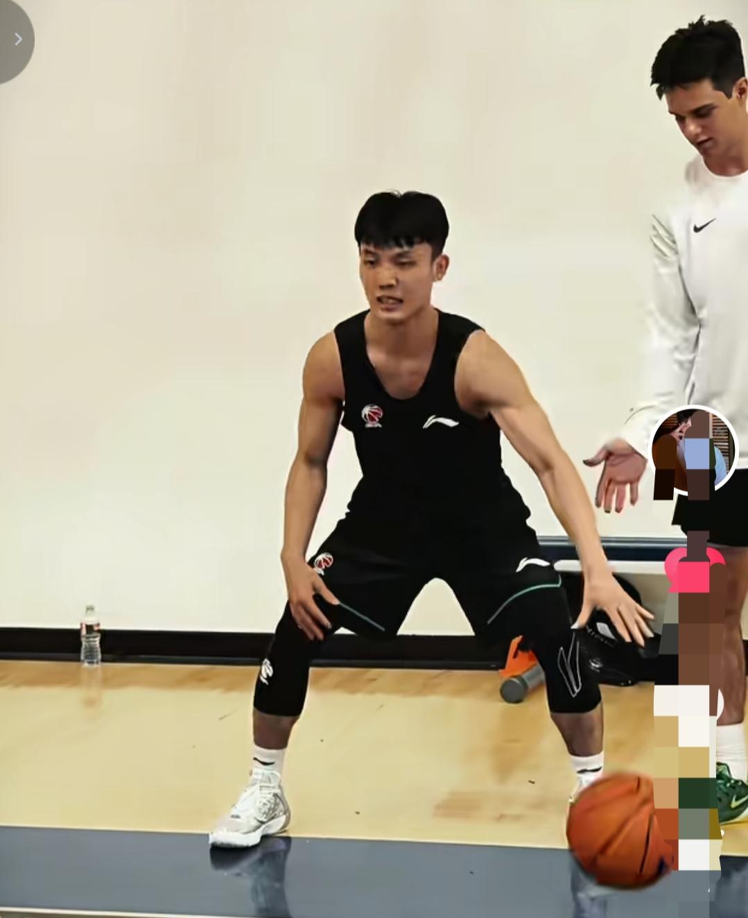近日广东宏远后卫徐杰在个人媒体上更新的动态，目前他已经前往美国进行特训，主要回归