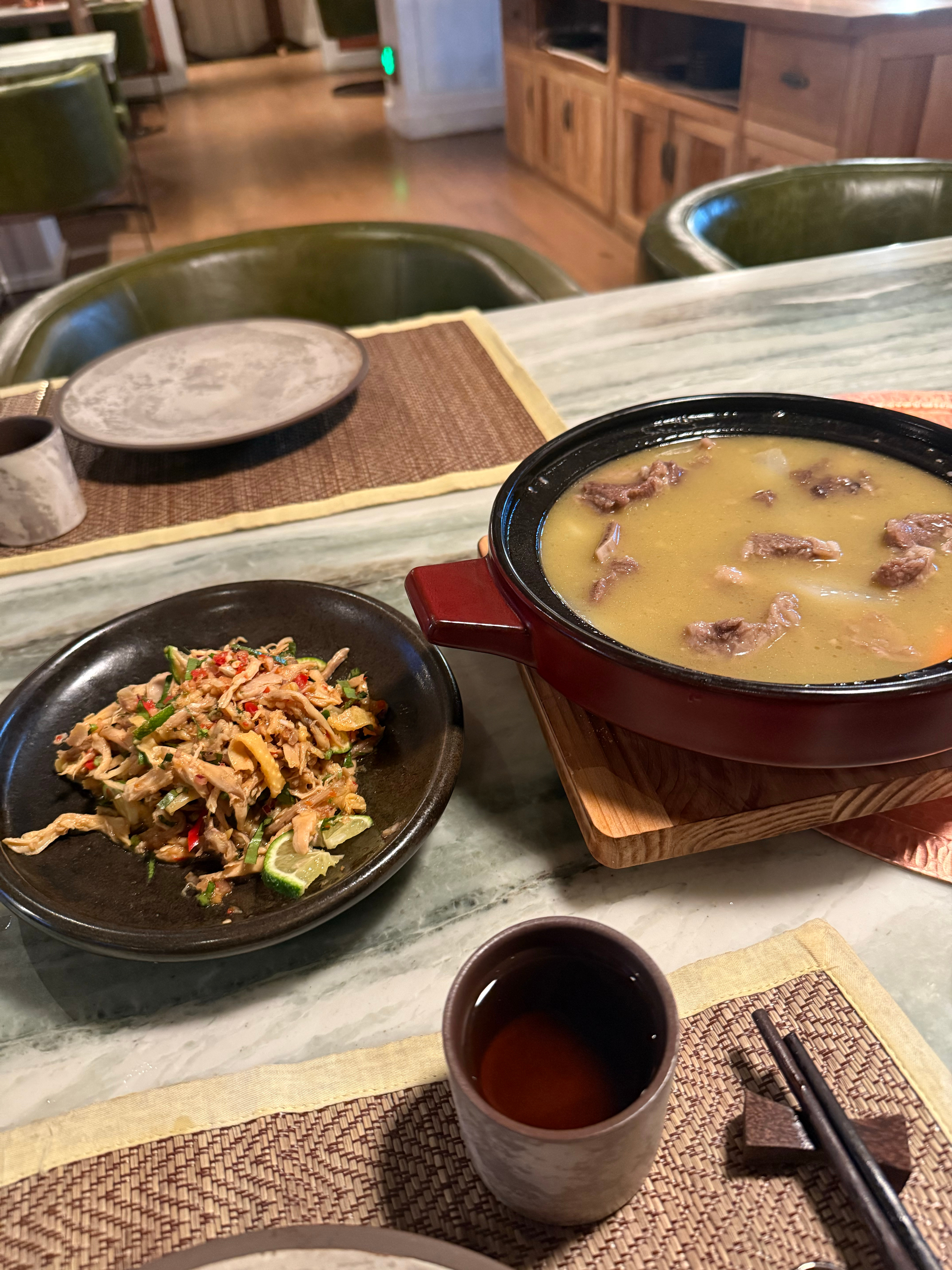 今天真的累到了连吃饭抬筷子都觉得好累啊…想知道大家最累的一次是干了什么？ ​​​