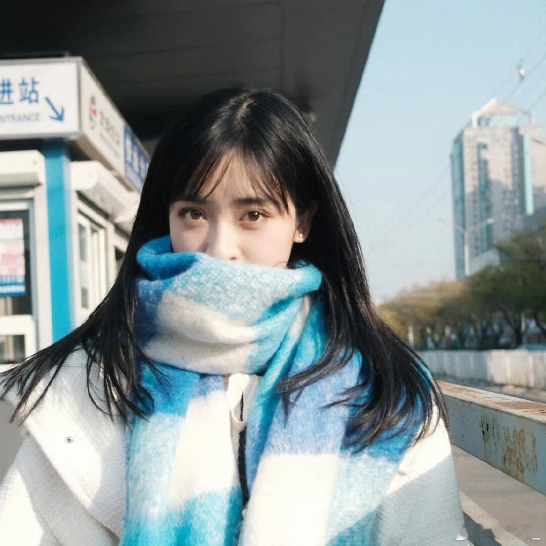 秋冬氛围感的神！月子的每张照片都好适合当头像～沈月｜头像 