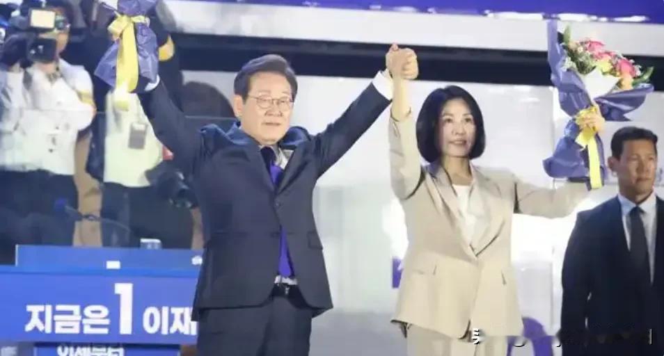 李在明准备将总统府迁回青瓦台！
据央视新闻消息，当地时间6月4日上午，韩国第二十