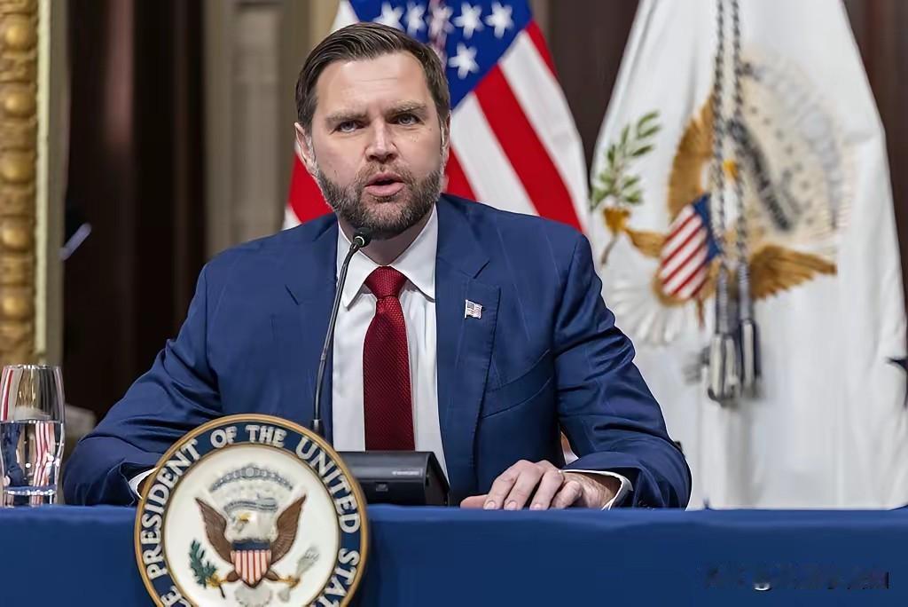 美国副总统万斯在白宫记者会上亲自“灭火”，称取消向波兰部署4000多名美军只是“