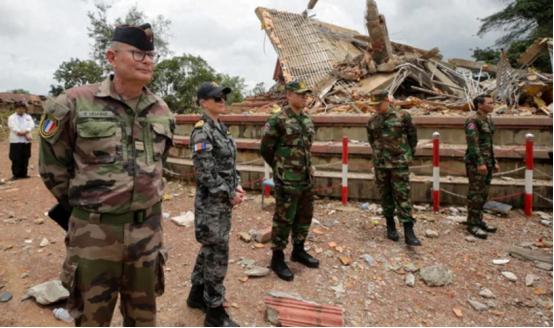 泰柬停火第二天，中方2000万援助送到，王毅当面对柬提出两个要求
 
“终于能回