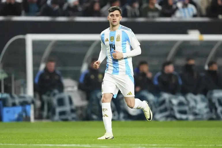 TA：布莱顿去年劝博纳诺特去利兹联，结果他非要租去切尔西