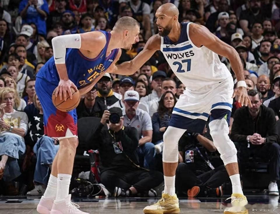 森林狼19分逆转掘金NBA季后赛首轮G2掘金主场对阵森林狼，掘金首节中段打出17