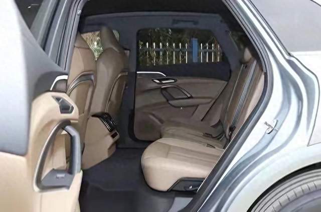 22万拿下奥迪Q5L，豪车价格倒挂背后到底在赌什么？