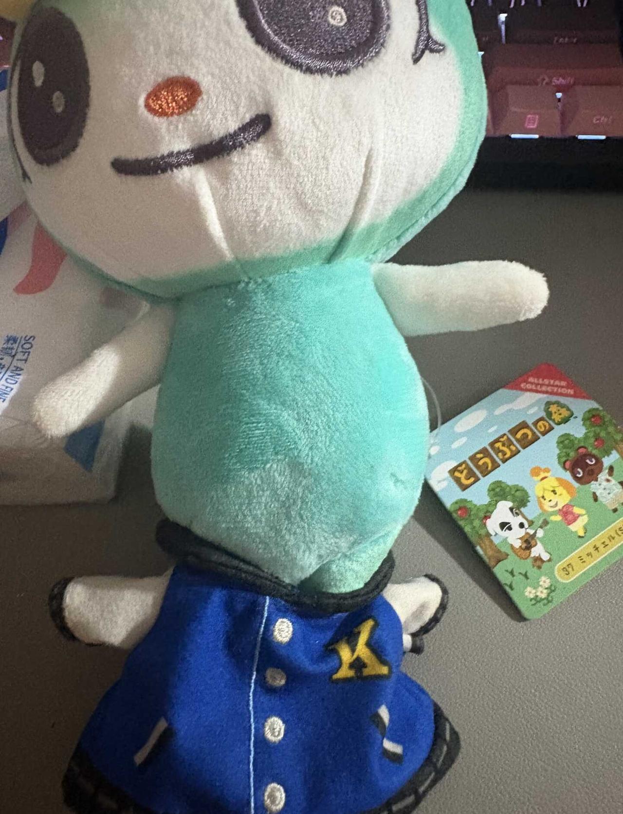 蜜雪儿这个衣服怎么给他穿上去啊。。。
动森小动物