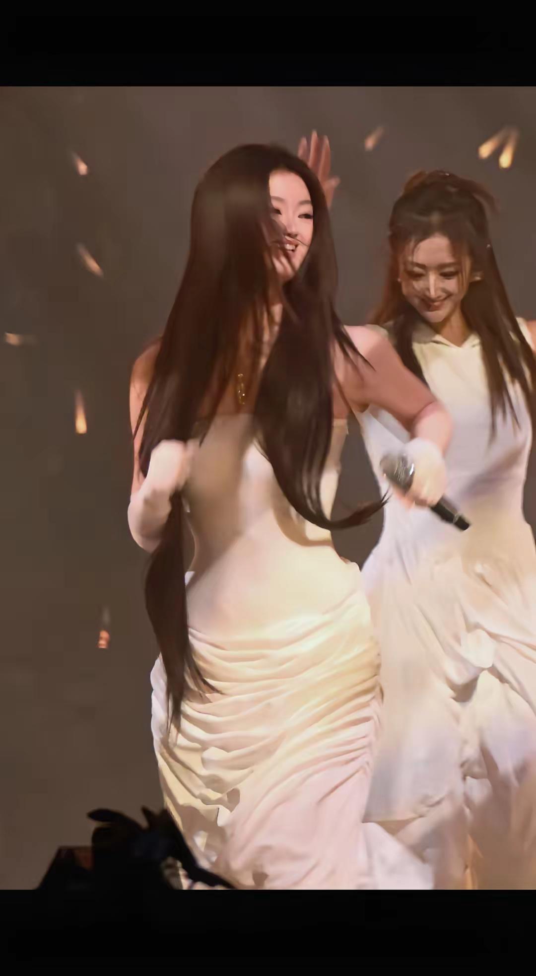 我家宝贝。无美颜 无美颜无滤镜 神级现场 全开麦演唱会现场