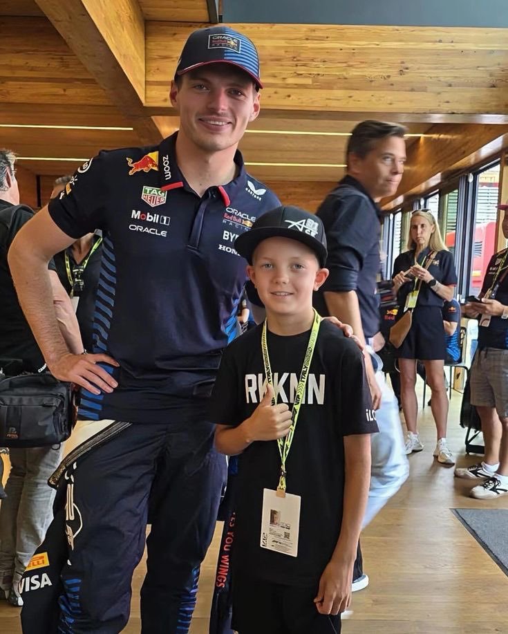 儿潘梦＋1，这次是Robin Räikkönen“他是个铁杆维斯塔潘粉丝，”罗萨