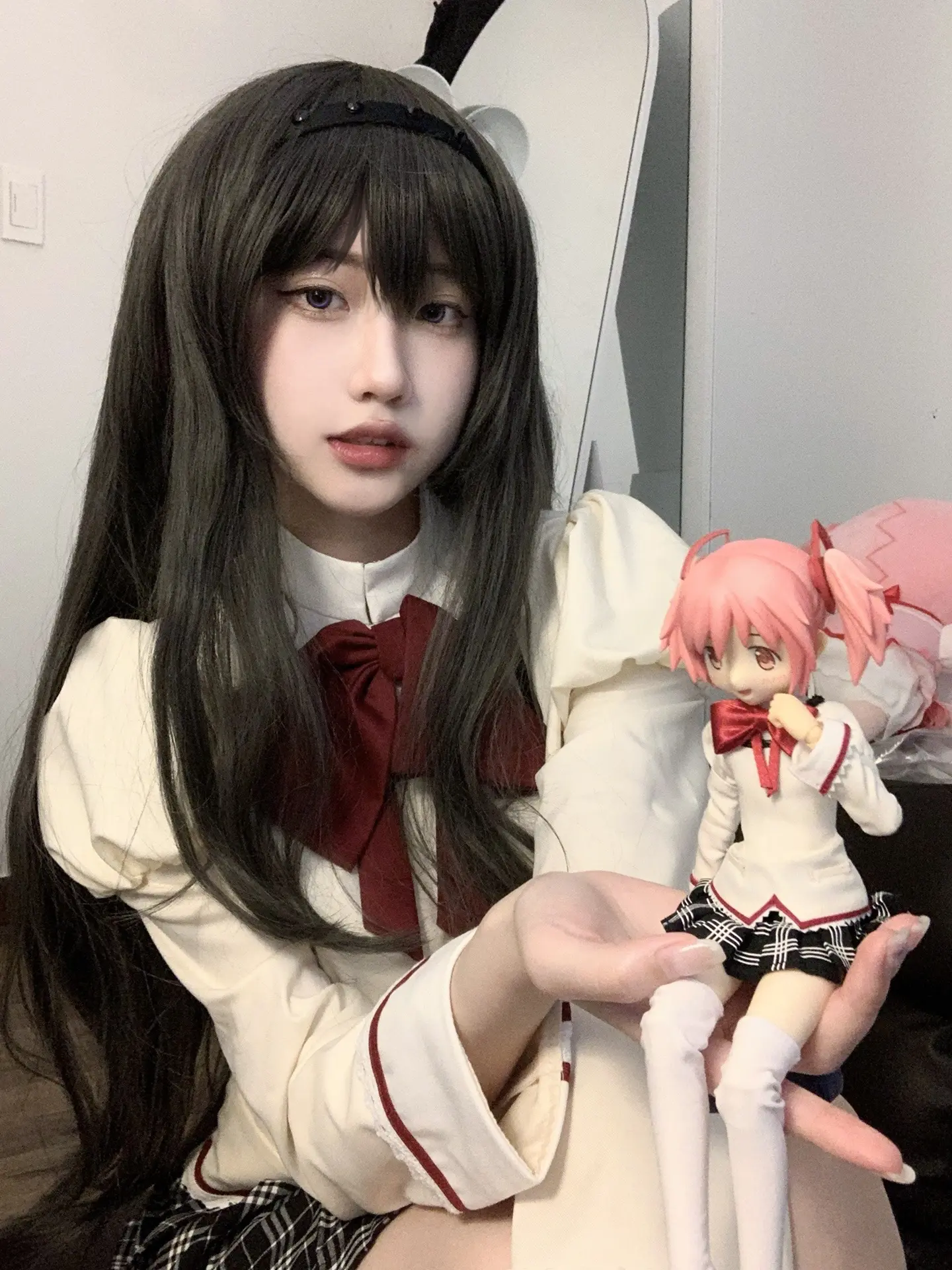 贴贴。