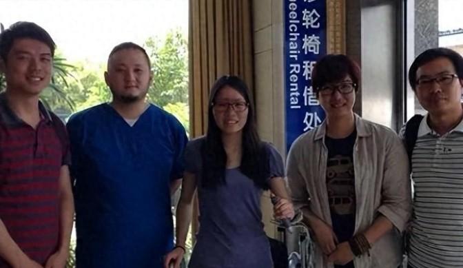 2015年杭州夫妇嫌国内医疗费贵，出国后一看住院费用，哭着要回国
在医疗费用高昂
