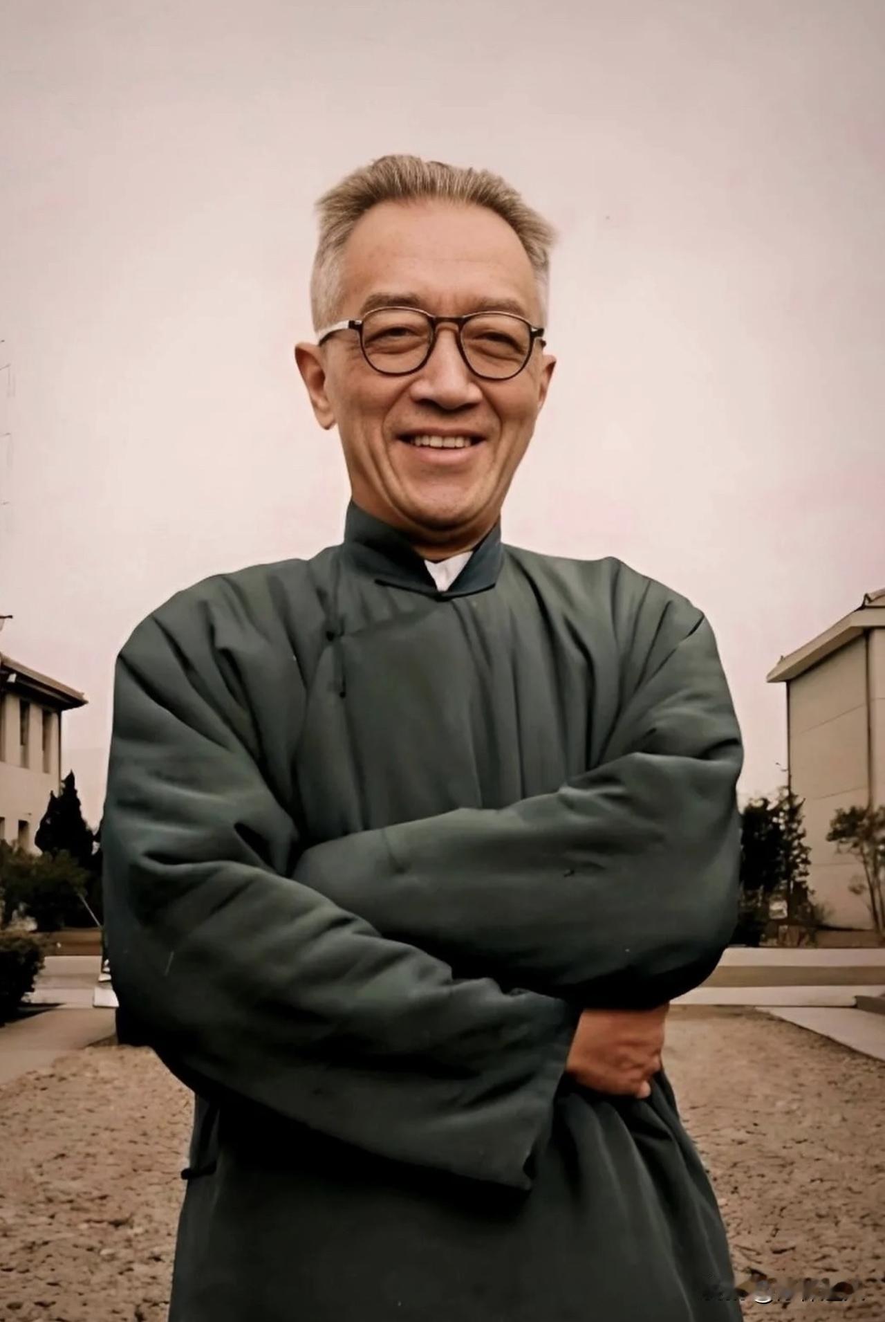 新思维：跟我念，中国人不做汉奸

有道友私信问我：“你这个道人，信的是什么教？”