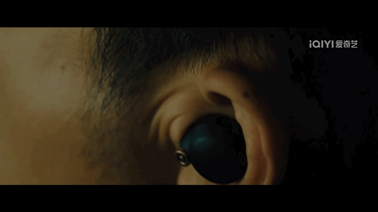 李泽锋新剧监听蔡文静一个月李泽锋这次的疯批人设真的焊在身上了！监听一个月还步步设