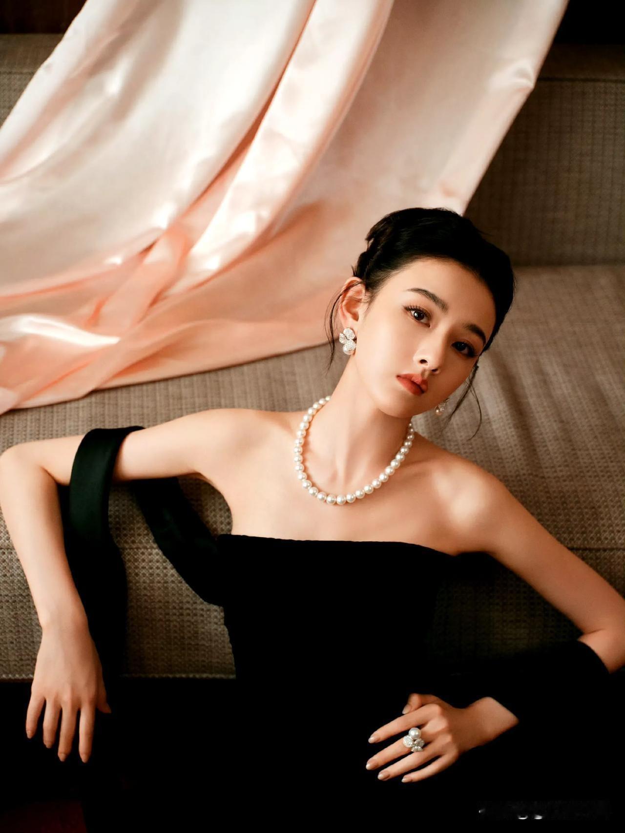 宋祖儿美腿玉足诱惑