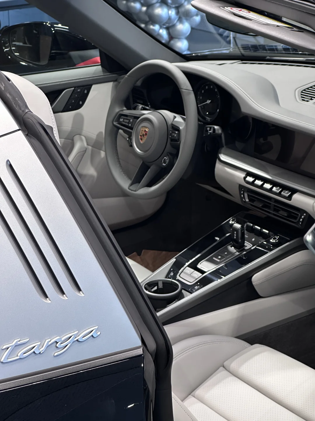 911 Targa配哑灰内饰/ 品味拉满
