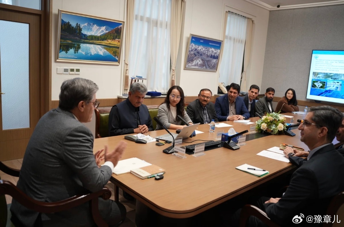 巴基斯坦驻华大使卡里尔·哈什米接见了由巴基斯坦国家海洋研究所所长奈马图拉工程师率