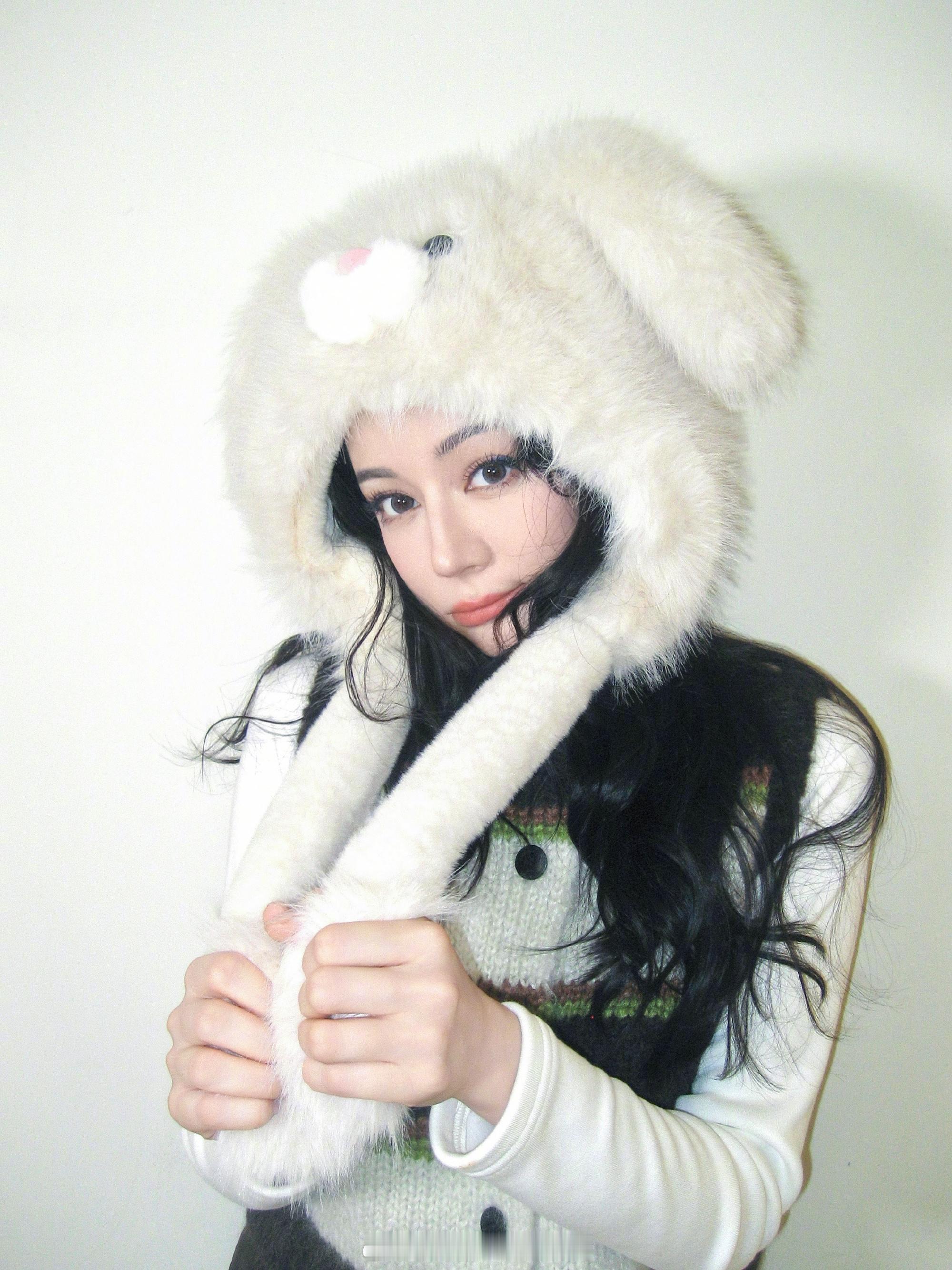 迪丽热巴毛茸茸兔六宫格迪丽热巴毛茸茸兔 迪丽热巴毛茸茸兔，美而萌之 