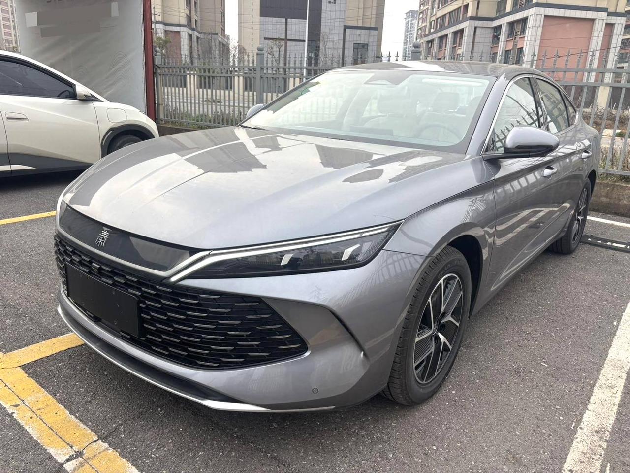 库存新车
比亚迪 2023款 秦PLUS DM-i 1.5 无级 冠军版 卓越型