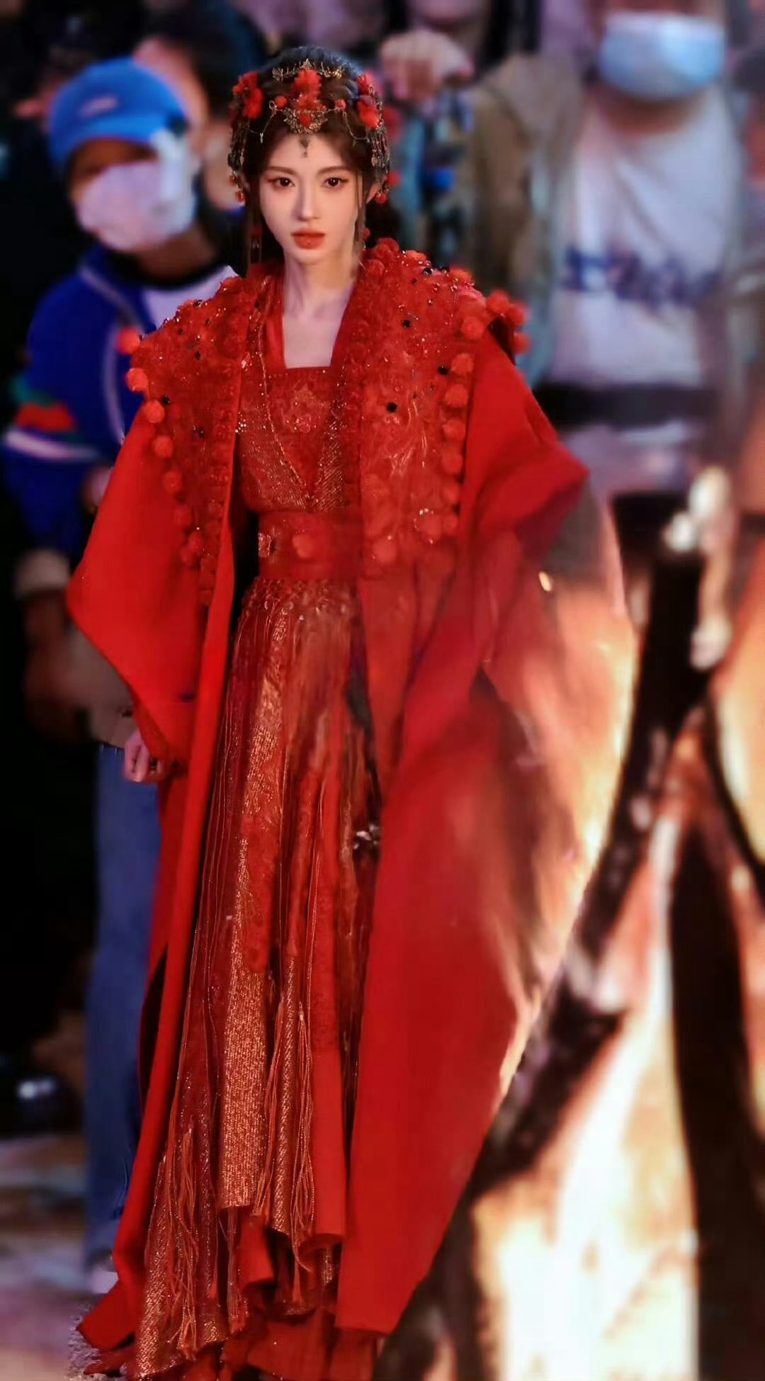 露芜衣寄灵结婚名场面来了世界寄露结婚名场面四生四世的执念，敖登部落的三拜礼成。风