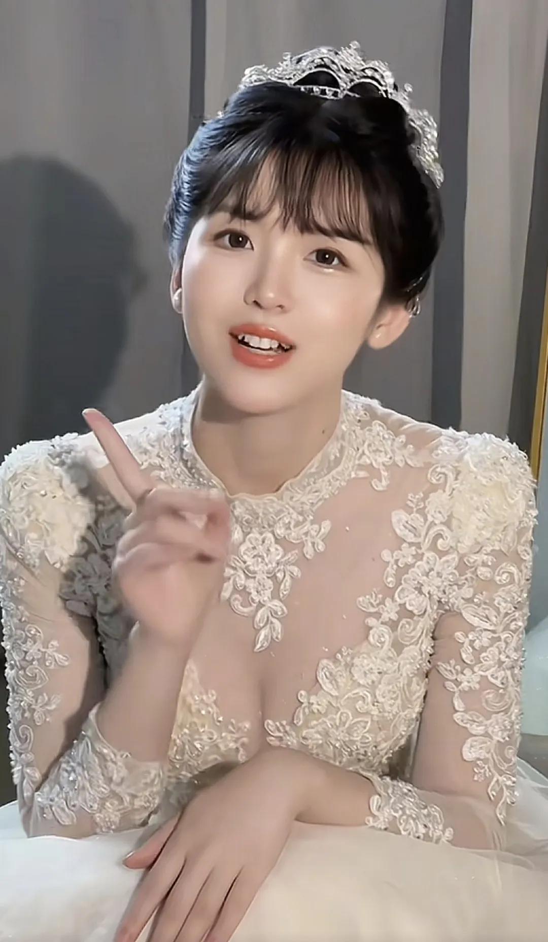 不说永远，只在每个瞬间。什么样的女人最漂亮呢 婚纱＃小蓝孩＃