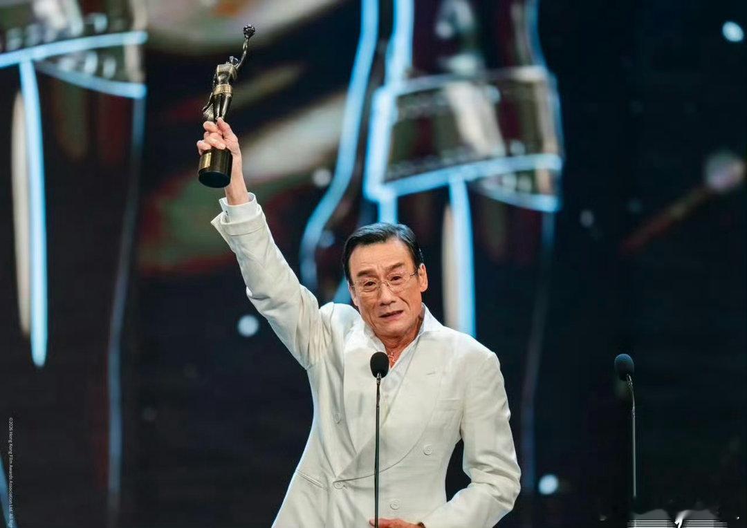 叶童恭喜梁家辉获金像奖最佳男主角 梁家辉五封金像奖影帝，也在第一时间发文送上祝福