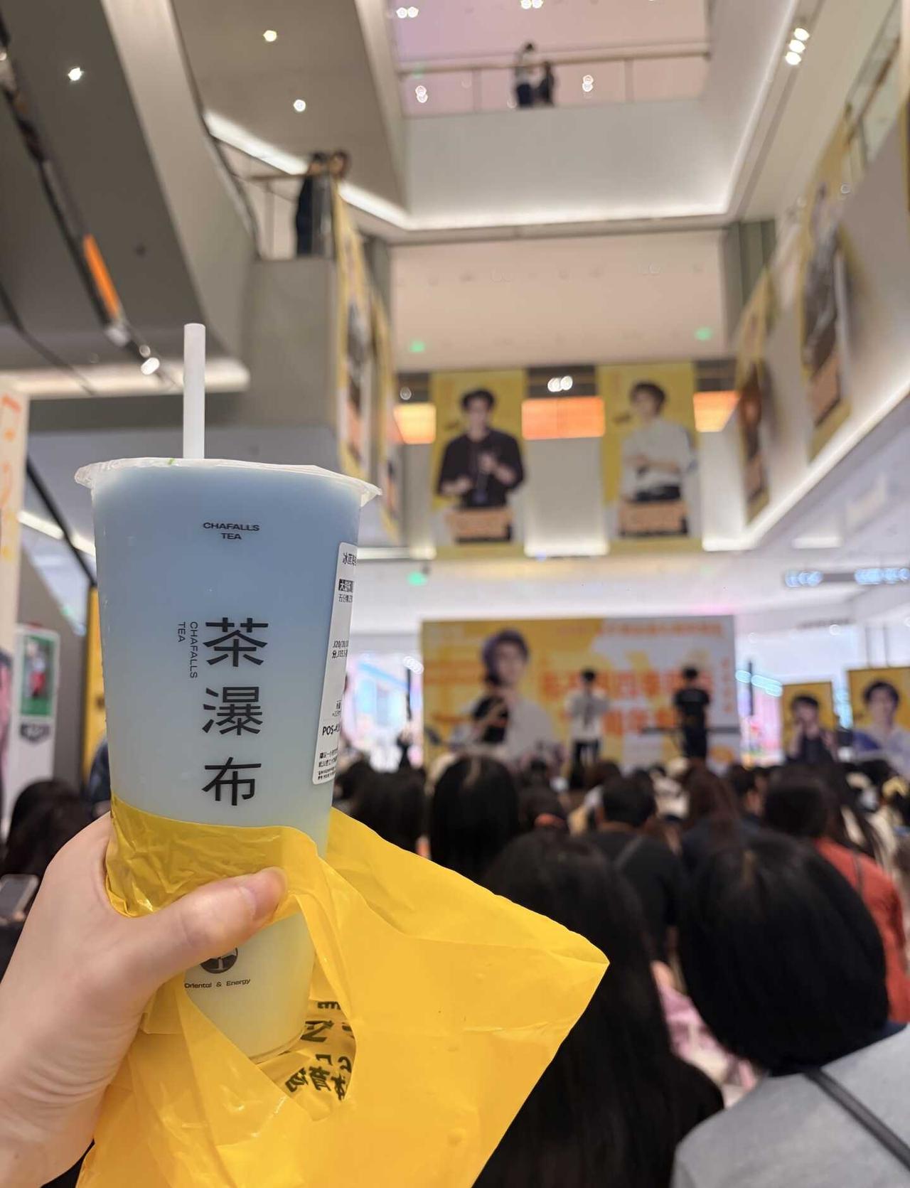 武汉歌友会～毛不易9.26北京见～
又是一年毕业季 毛不易 @茶瀑布