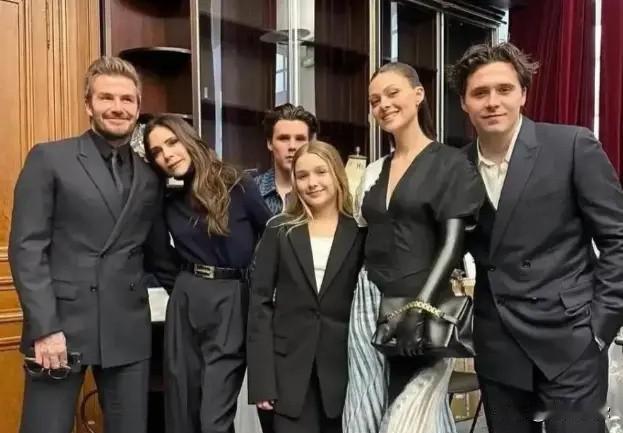 大贝这个老婆手段太厉害了，从一个小透明到闻名世界的贵族小姐，只需要拼命蹭贝克汉姆