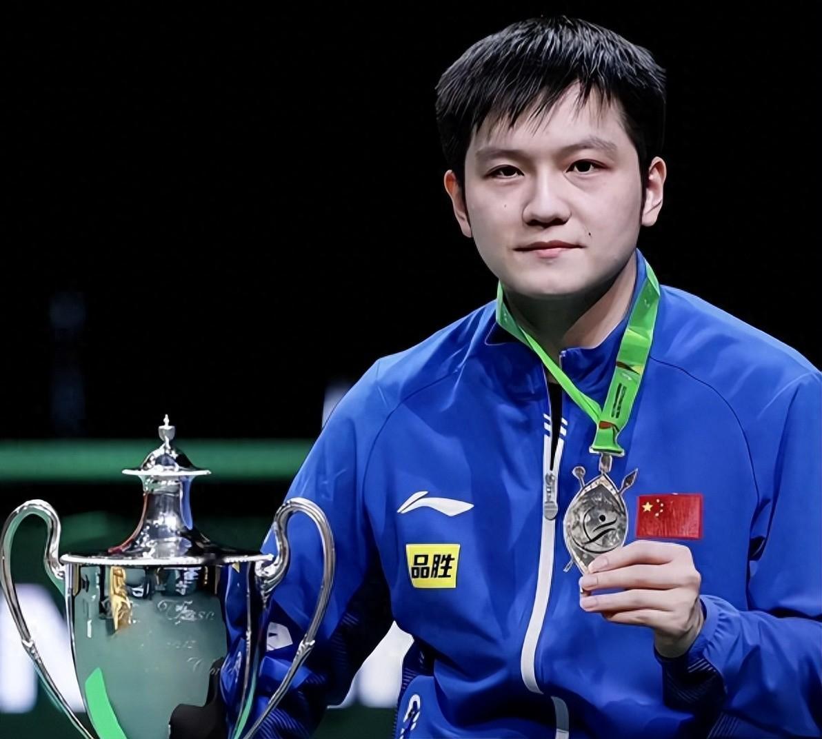 12月9日，上海市人社局公示拟记大功名单，全运会卫冕男单冠军的樊振东在列。从20