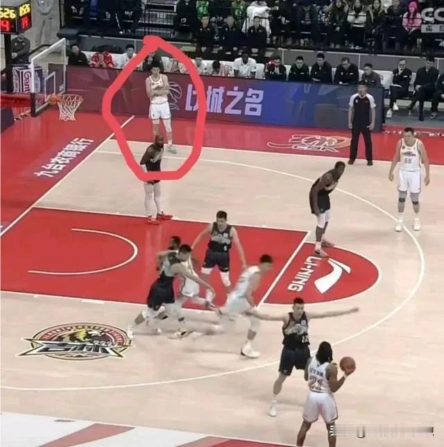 辽宁102-114吉林，这6点没想到！

1.没想到辽宁上半场疯狂打铁挖坑，半场