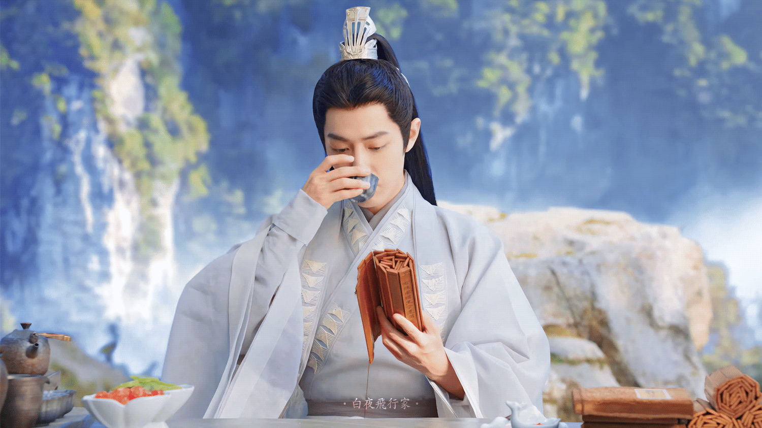 肖战玉骨遥肖战玉骨遥 肖战时影 肖战时影举手投足，仙气飘飘，师父天人之姿