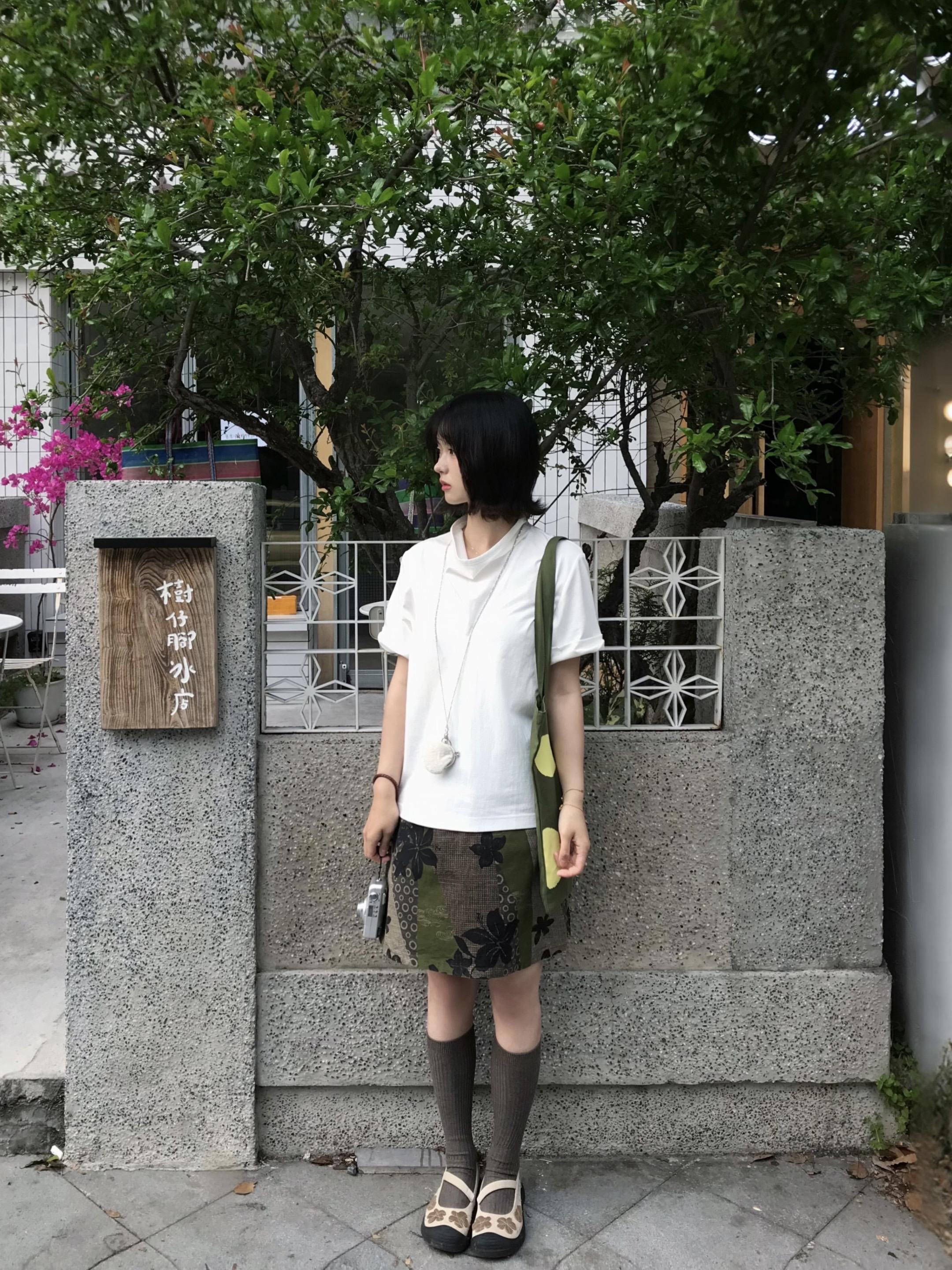 亲爱的陈嘉玲，我最近才意识到，二十几岁只是人生的七点半而已。