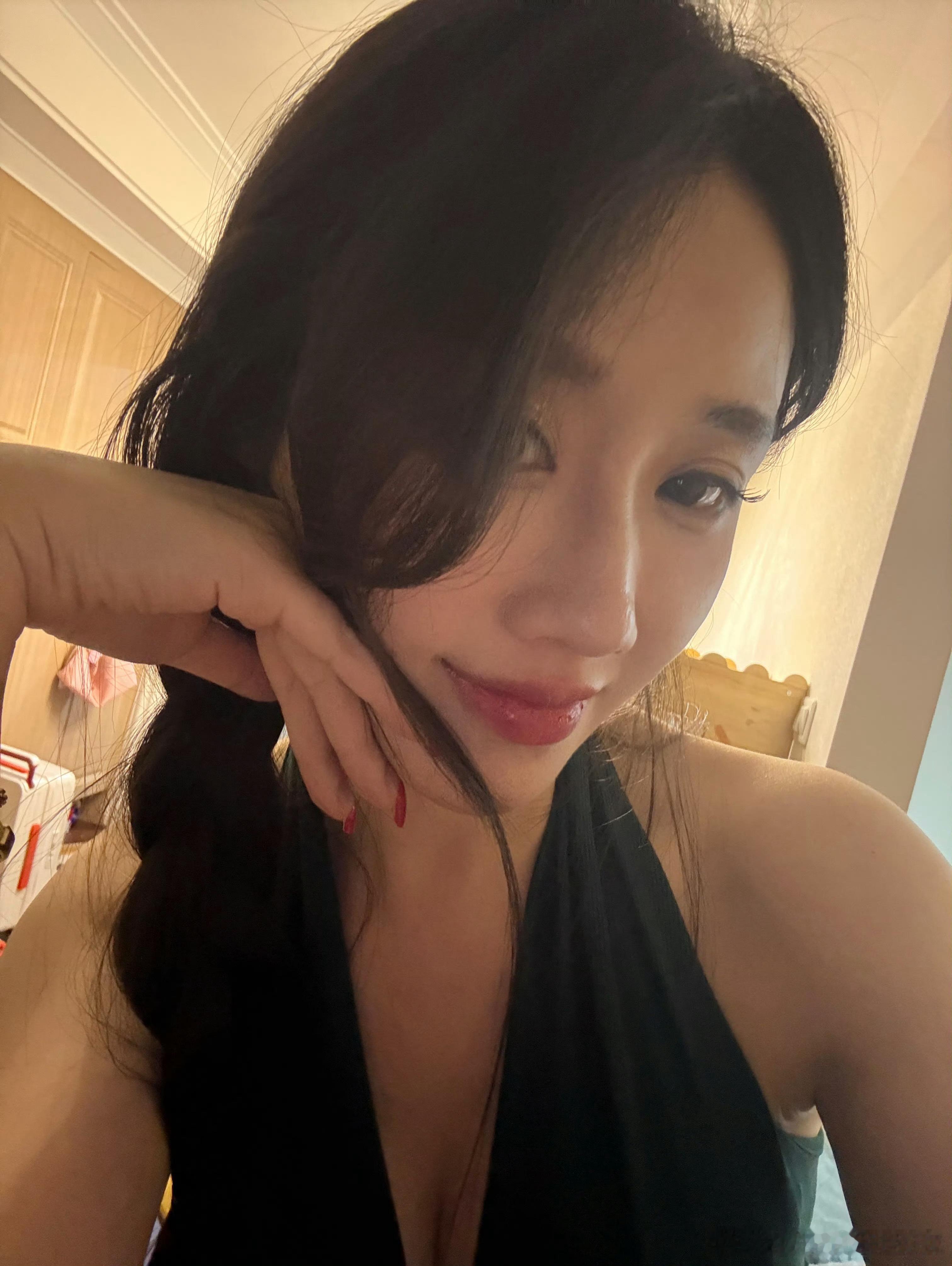 近期市场确实是比较难以操作的，热点比较涣散。泸州老窖 北方华创….业绩暴雷..今