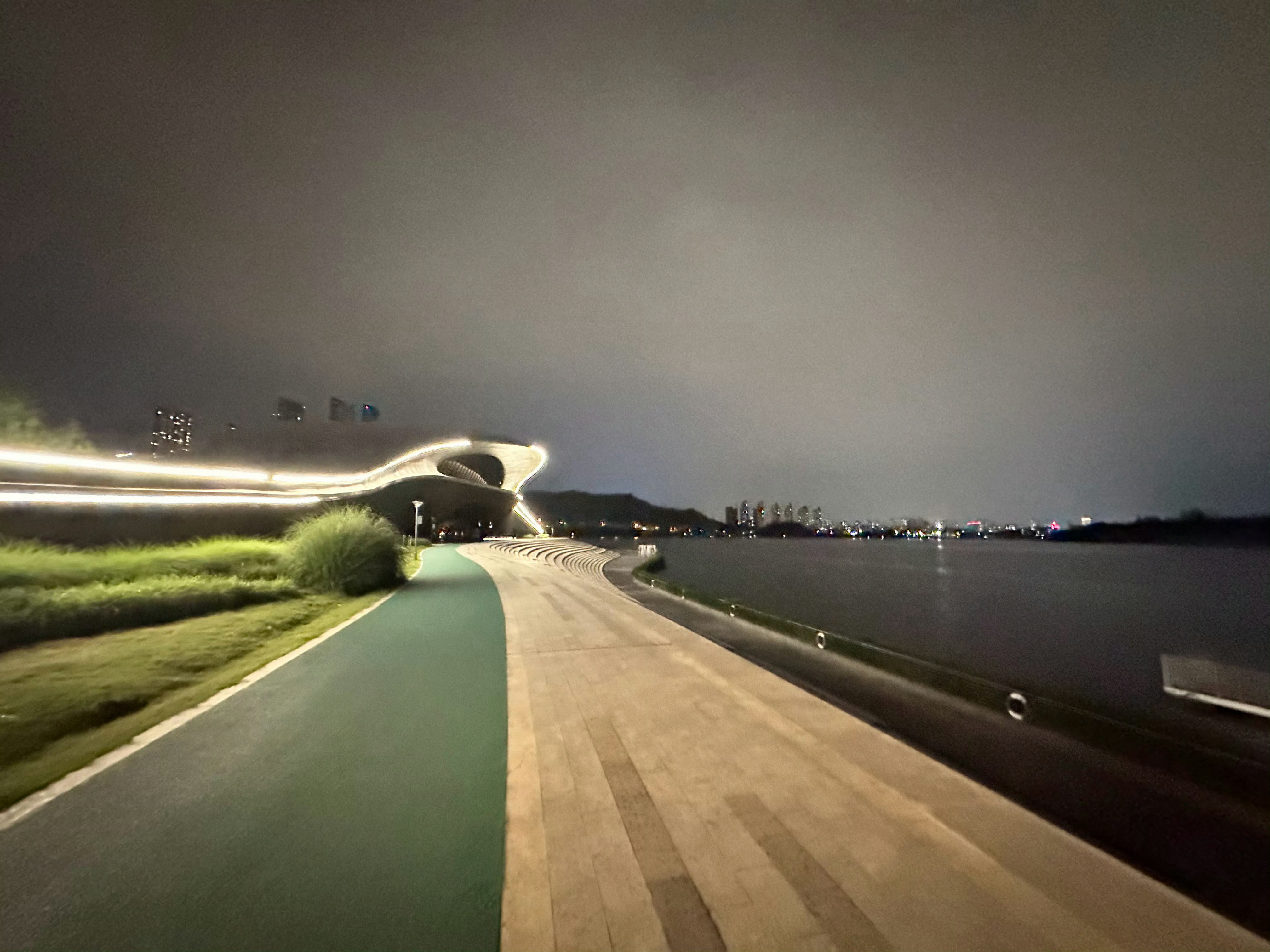 一条plog告别六月「叮🔔 夜跑卡」🕐 20:10｜🌡️ 23°C｜🏃♀