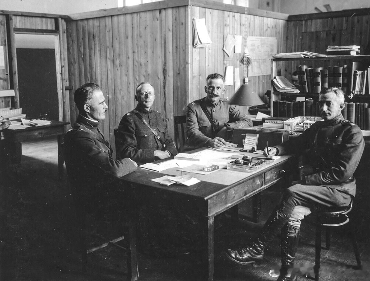 1919年在阿尔汉格尔斯克的协约国远征军军官历史影像 ​​​