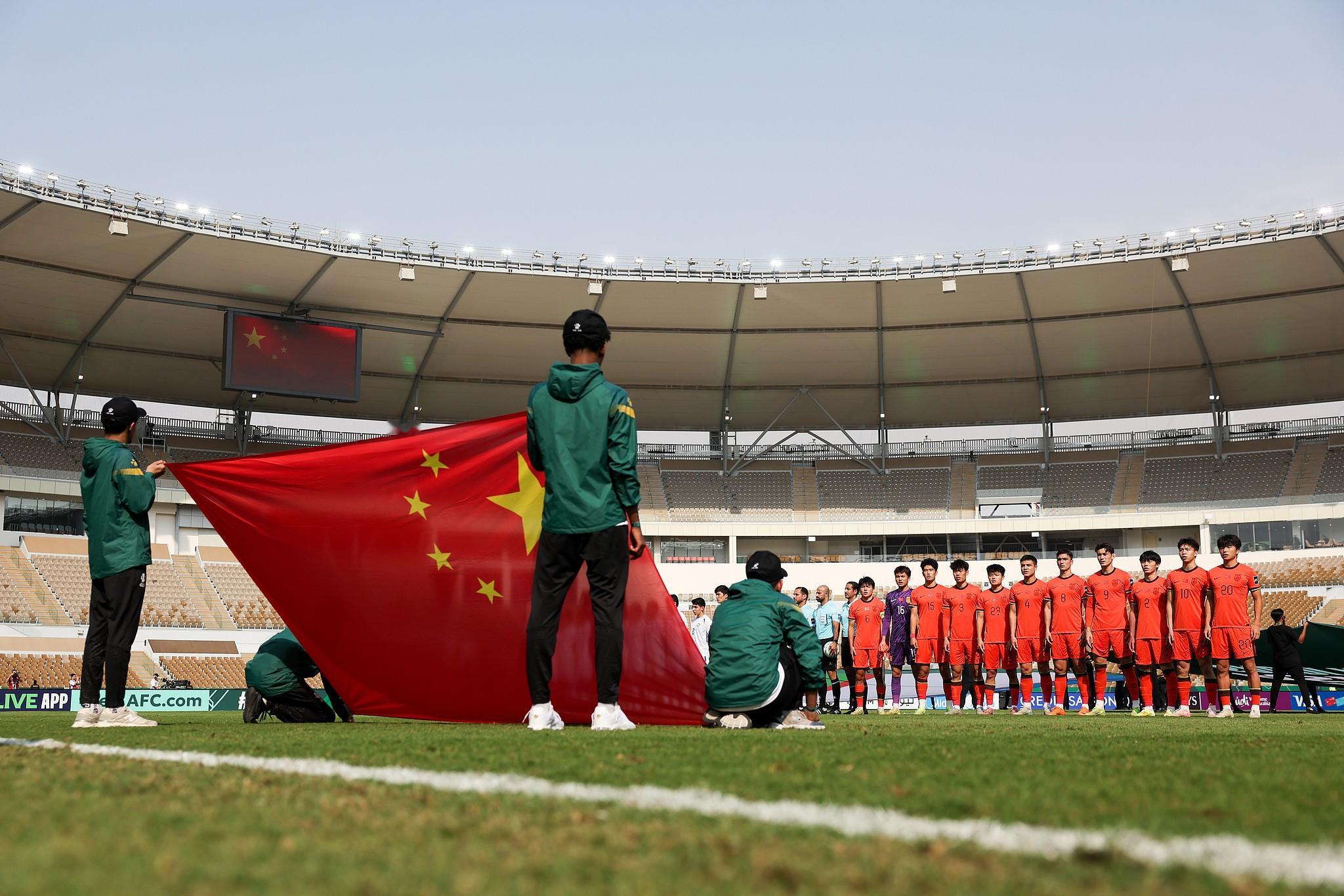 【U23国足晋级之路：小组赛1胜2平出线，八强淘汰乌兹晋级半决赛】北京时间1月1