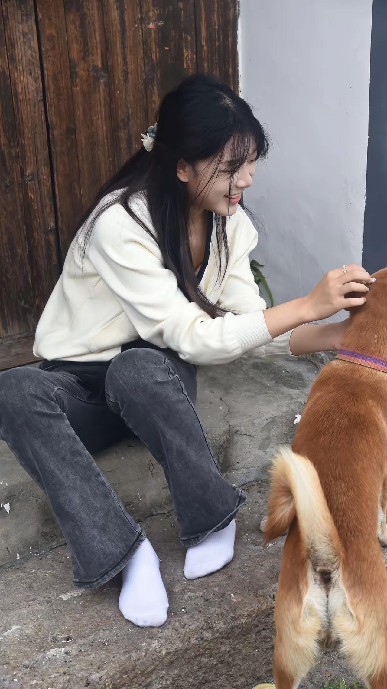与狗狗的温馨时光🐾💕