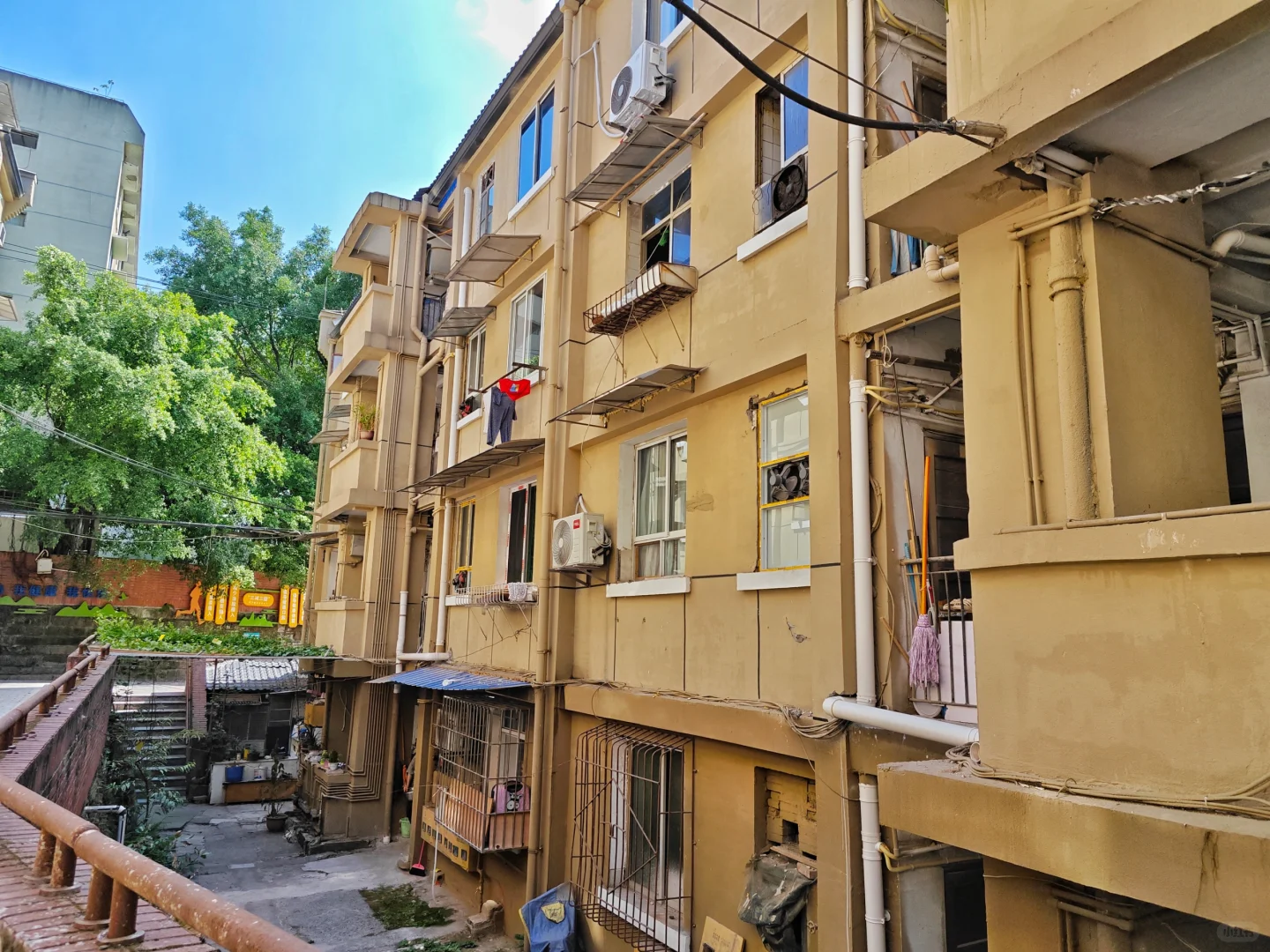 重庆城市边缘的生活citywalk300